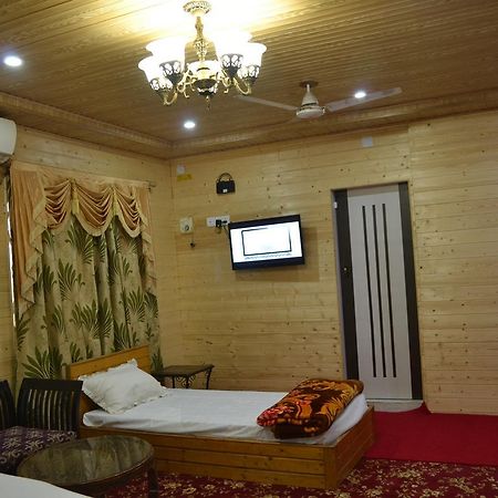 Srīnagar Hotel Grg Residency מראה חיצוני תמונה