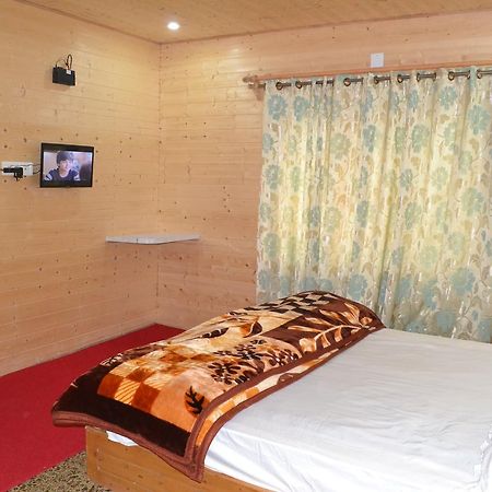 Srīnagar Hotel Grg Residency מראה חיצוני תמונה