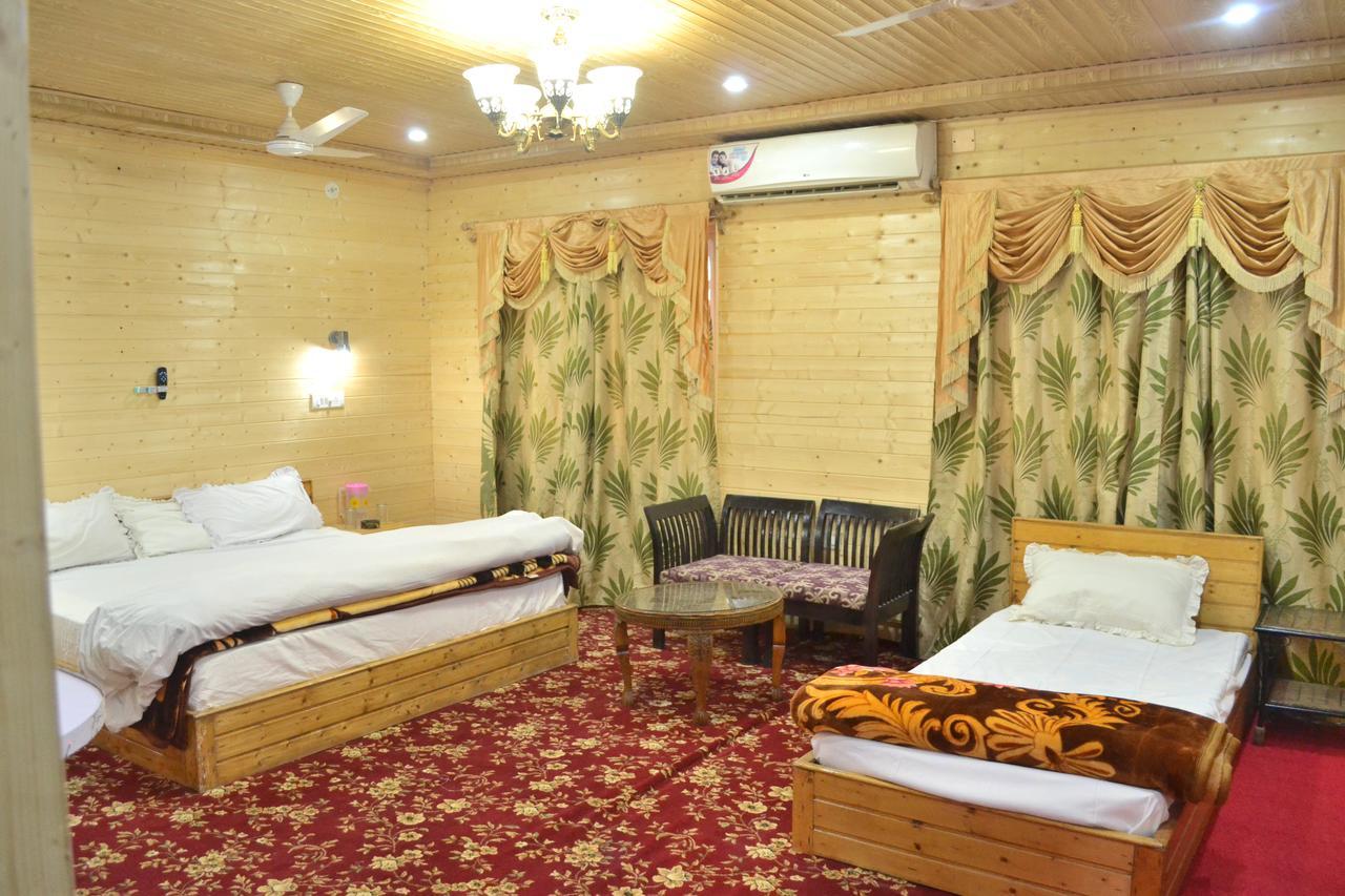 Srīnagar Hotel Grg Residency מראה חיצוני תמונה